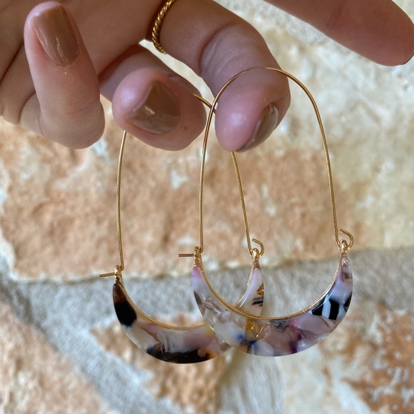 Crescent Hoop Resin Earrings - Picture 4 of 5